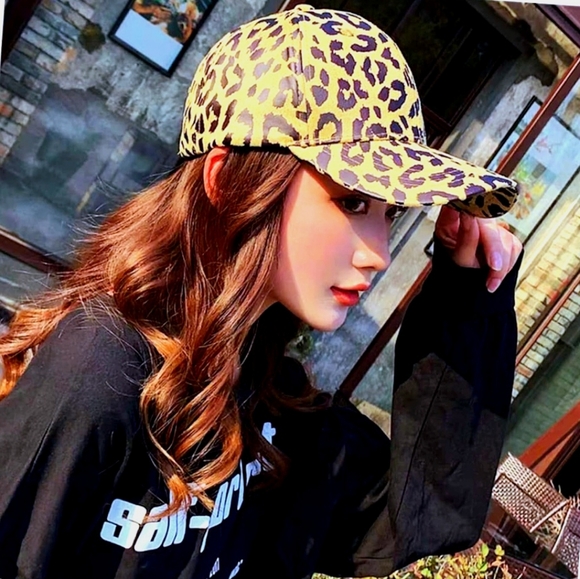 Leopard Print Woman Baseball Cap Hat. - Picture 5 of 5